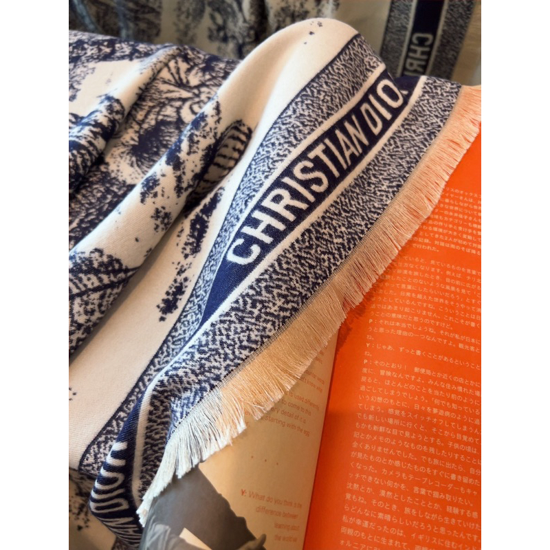 Khăn dạ vuông 2 mặt D.r hàng Vip