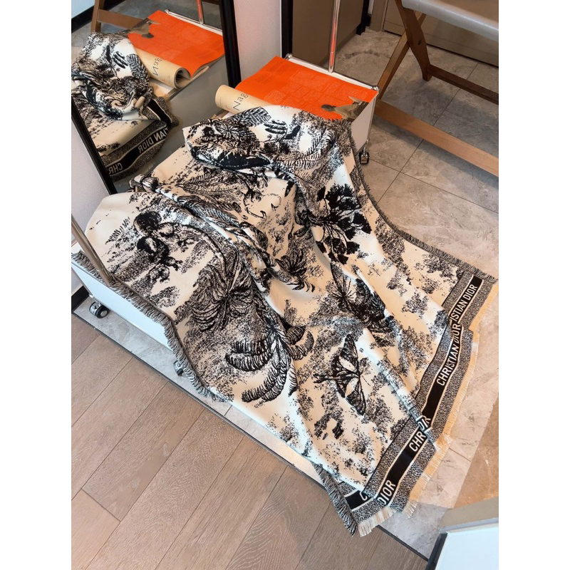 Khăn dạ vuông 2 mặt D.r hàng Vip