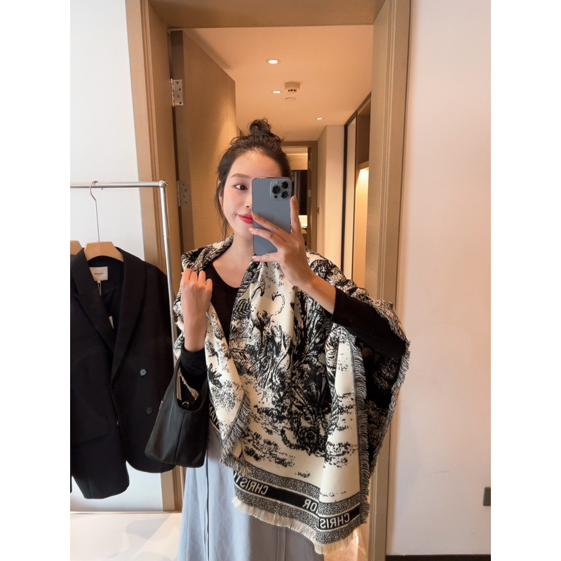 Khăn dạ vuông 2 mặt D.r hàng Vip