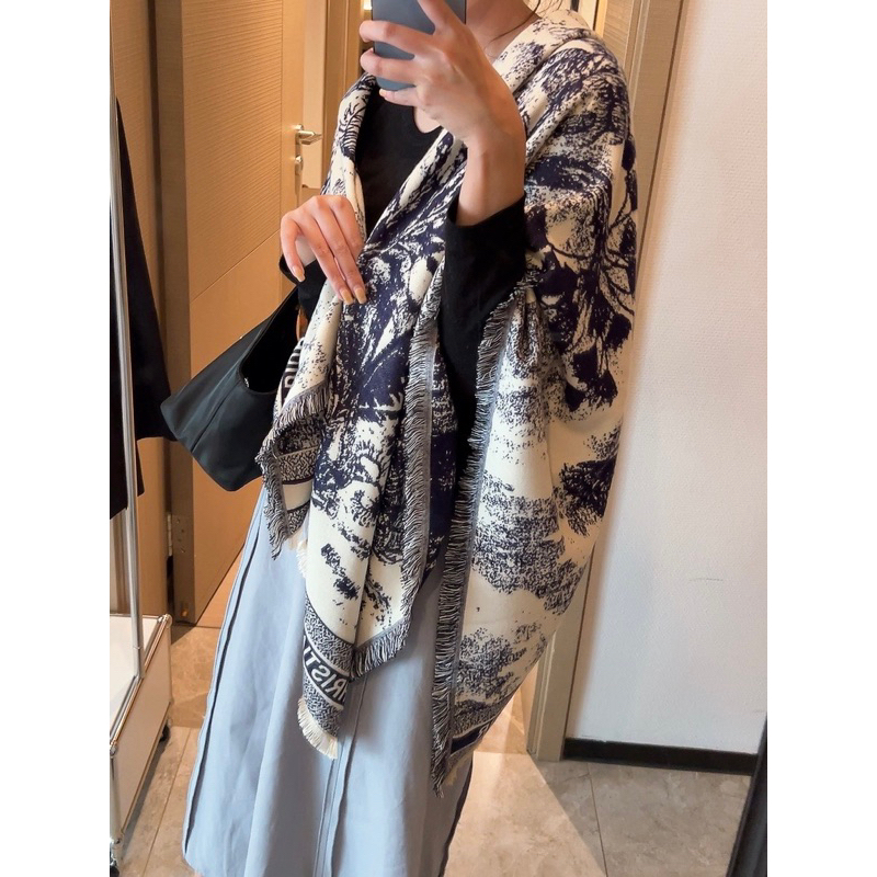 Khăn dạ vuông 2 mặt D.r hàng Vip