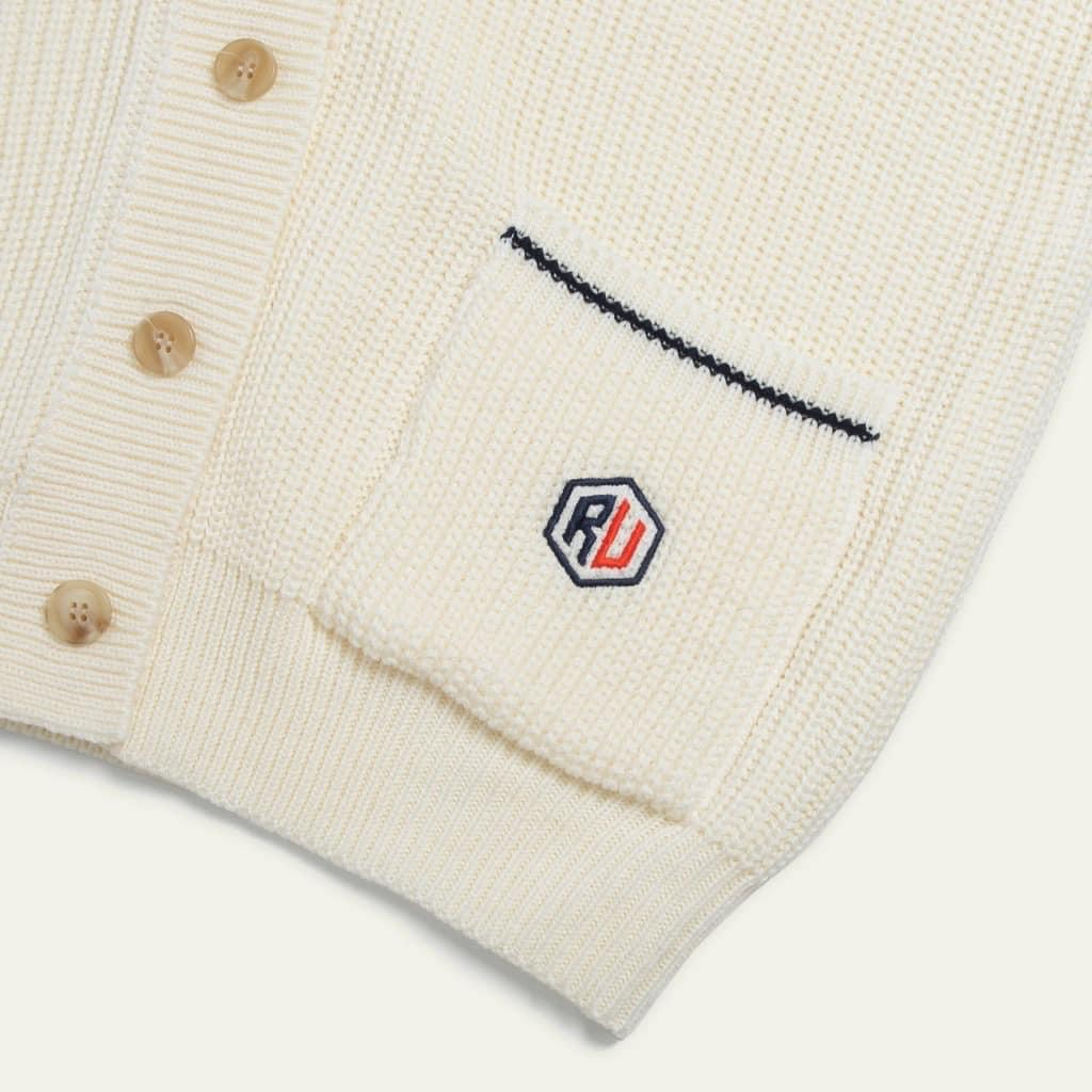 Áo Khoác , áo cagidan màu be họa tiết phối màu đen đỏ trước ngực sang chảnh