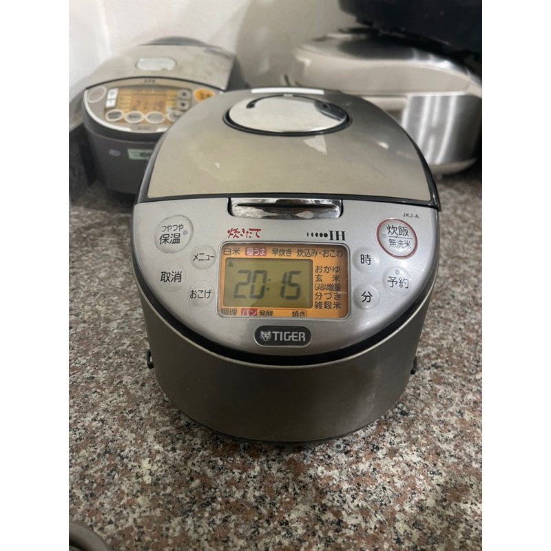 Nồi cơm điện Tiger 1L