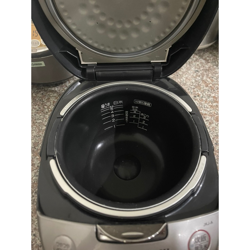 Nồi cơm điện Tiger 1L