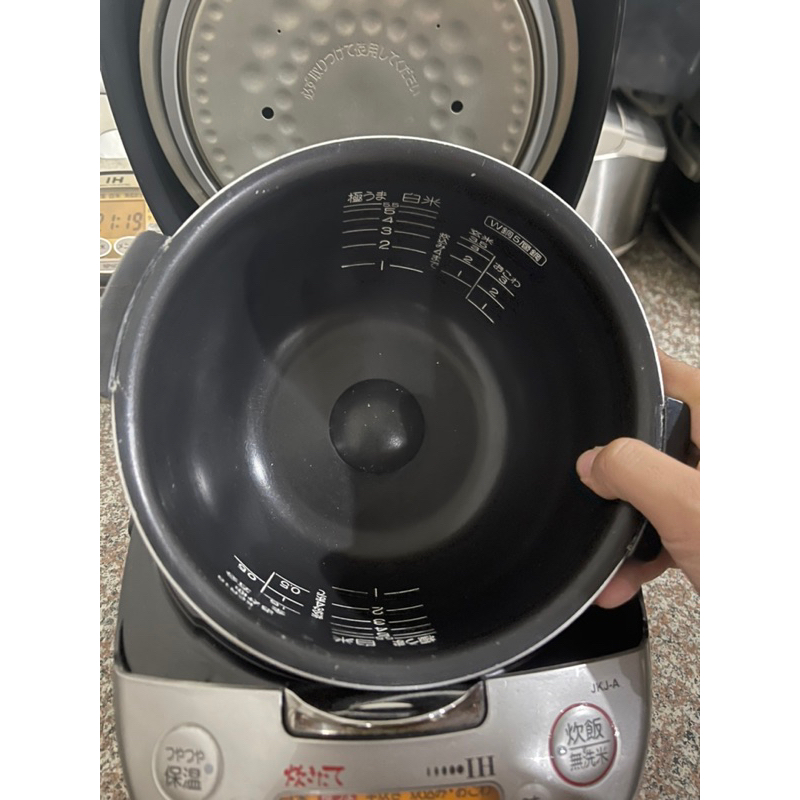 Nồi cơm điện Tiger 1L