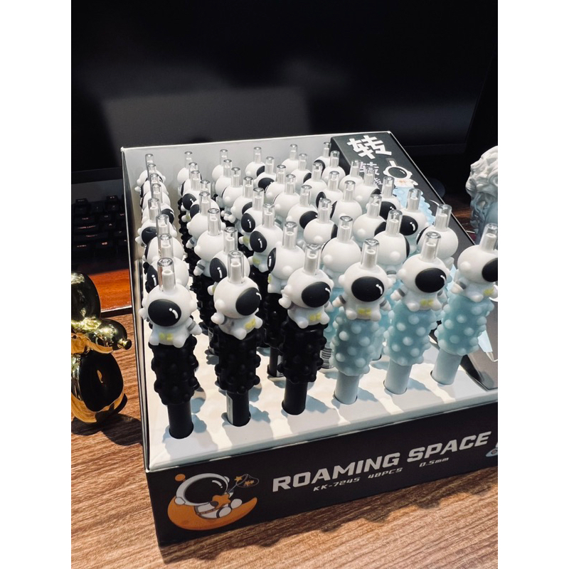 BÚT PHI HÀNH GIA MÁT XA NĂNG ĐỘNG SÁNG TẠO