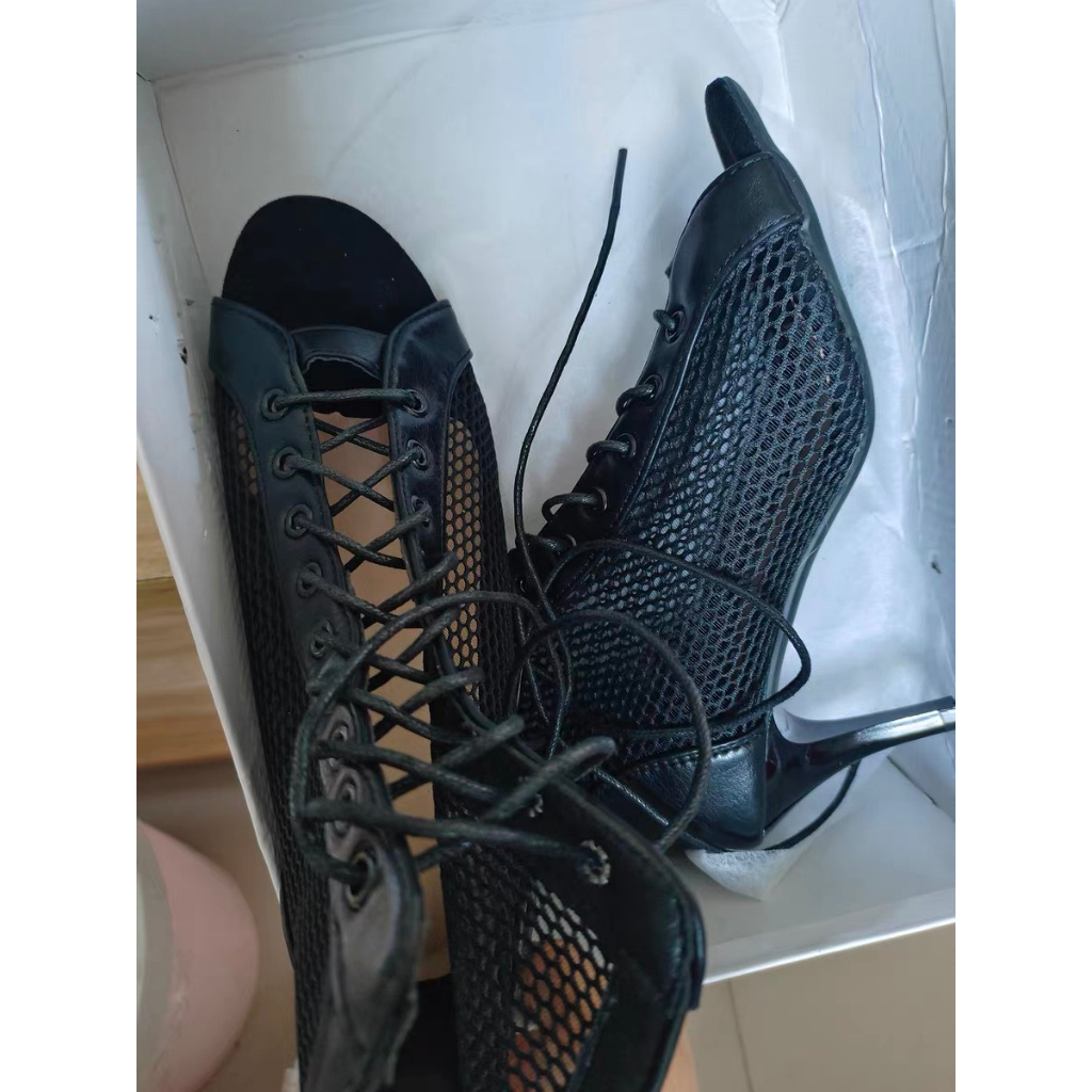 Size 34-41 Boots lưới đen/trắng hở mũi gót nhọn 11cm sang chảnh