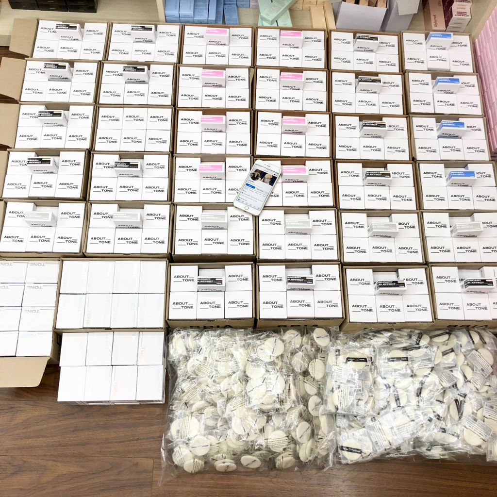 Bông Phủ Phấn Khô EGLIPS ABOUTTONE Powder Pact Puff