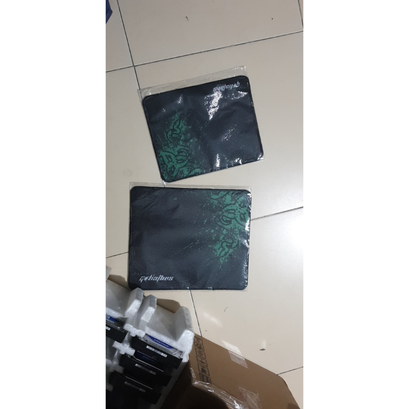 Bàn di 𝐑𝐚𝐳𝐞𝐫 𝐆𝐨𝐥𝐢𝐚𝐭𝐡𝐮𝐬 3ly size 25*30*4 bo viền