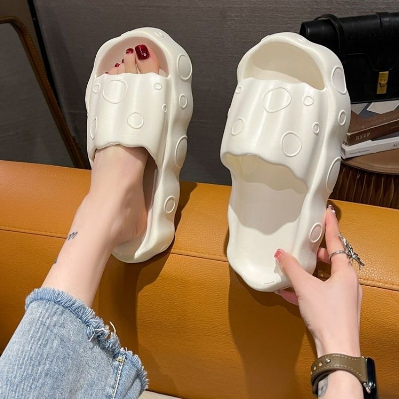 Dép quai ngang đế cao 5cm chất liệu eva hoạ tiết bong bóng ngộ nghĩng