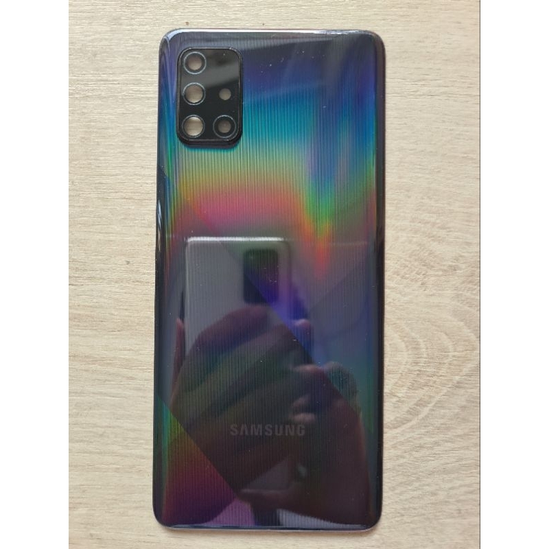 Nắp lưng Samsung A71 SM-A715F , có kính camera sau , không có keo mặt sau