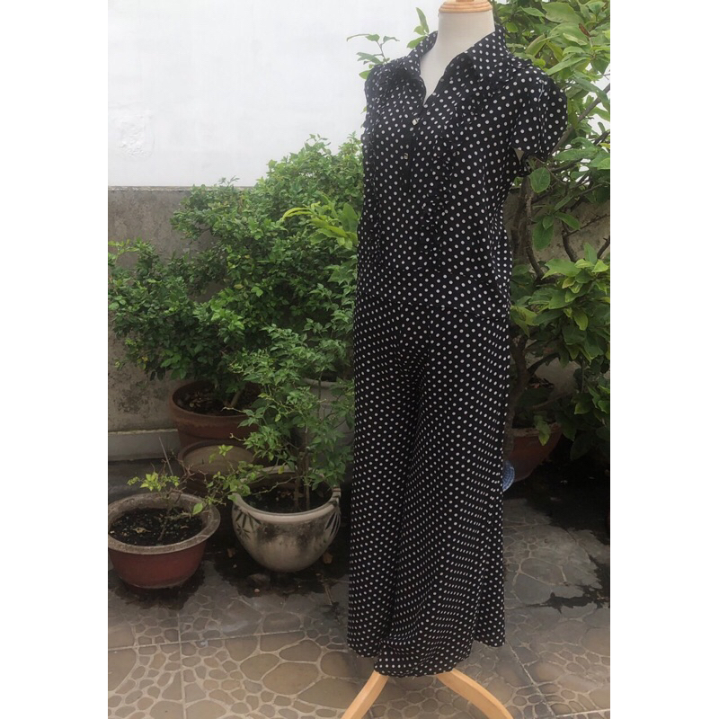 Bộ nữ đen chấm bi