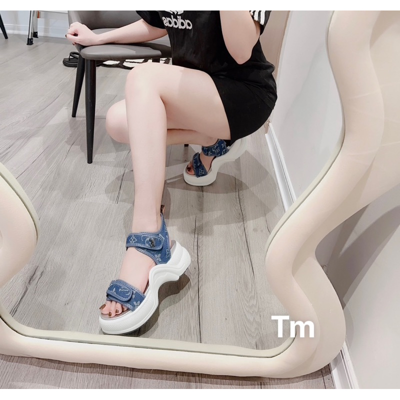 Sandal lv demin hoạ tiết quai dán ngang đế cao fullbox