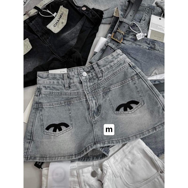 Set chân váy kèm áo sơmi trễ vai hot