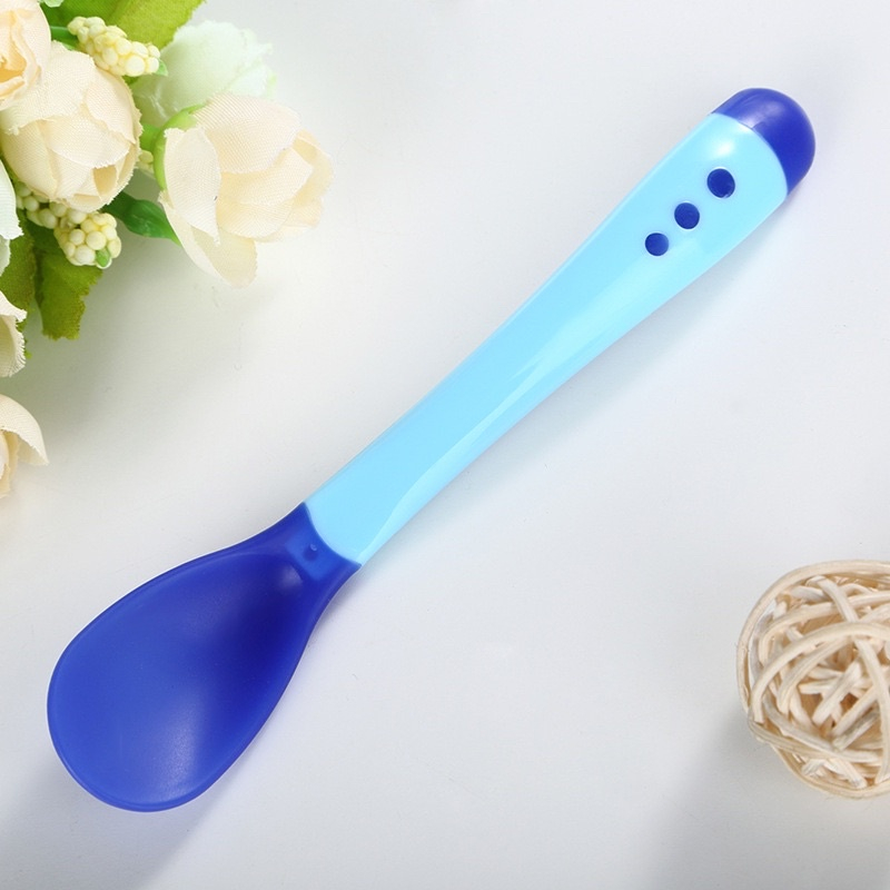 Thìa báo nóng cho bé ăn dặm an toàn bằng silicon