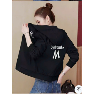  Áo khoác Gió Nữ Chất Dù Có 2 Lớp Có Phối Nón Bao Đẹp Cực Tiện Bao Hot Trend Có In Chữ M Siêu Cute Và Đẹp Kiểu Dáng Hot 
