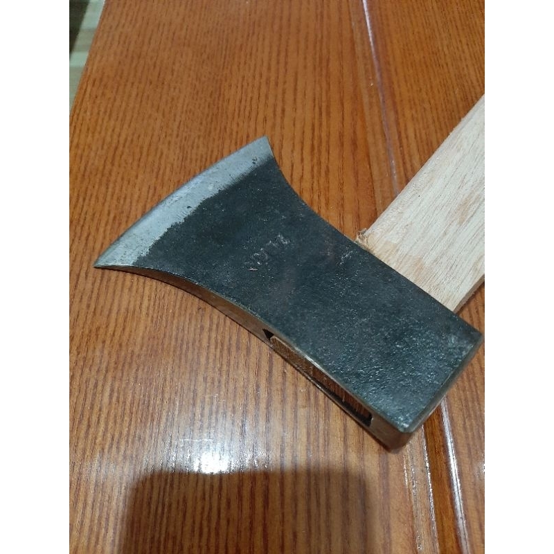 Búa rìu chặt củi