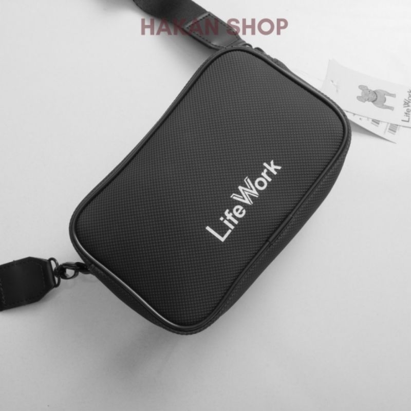 Túi Đeo Chéo Nam Nữ LIFE WORK Chất Liệu 100% Dạ Si Chống Nước Logo SiliconFull Tem Tap 2 Ngăn Kèm Túi Nhỏ Size 21*15*6cm