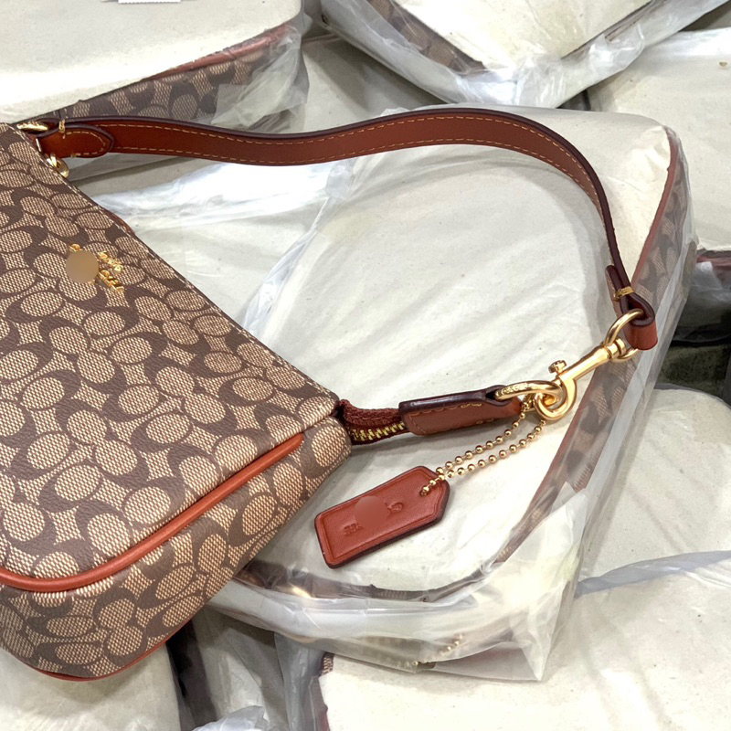 Túi Coach nolita size 19