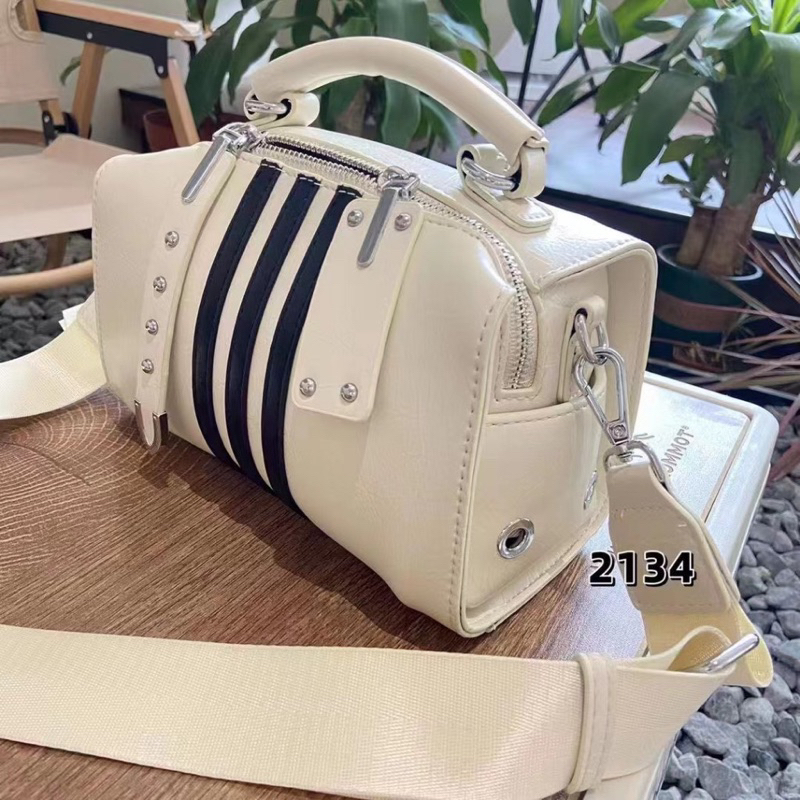 Túi xách kẻ ba sọc đưo chéo siêu xinh