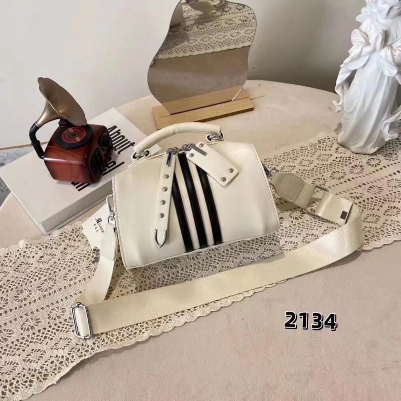 Túi xách kẻ ba sọc đưo chéo siêu xinh