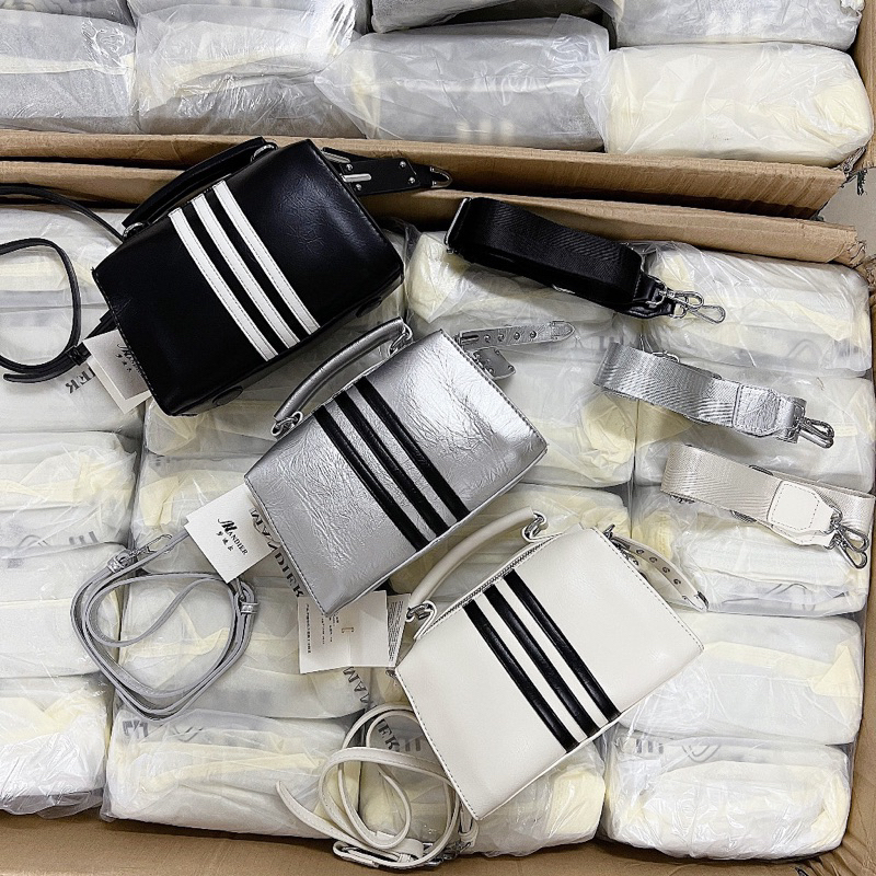 Túi xách kẻ ba sọc đưo chéo siêu xinh