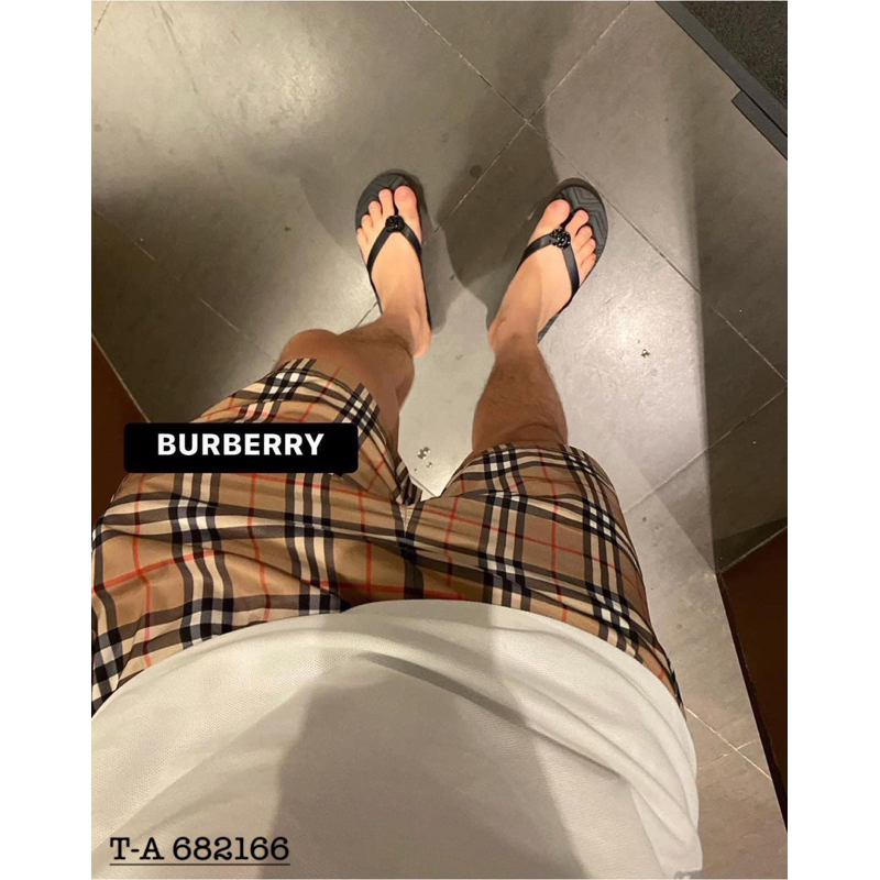 Quần short gió nam BBR hoạ tiết kẻ sọc caro màu be lót lưới phối cạp chun dây thắt sữa dài