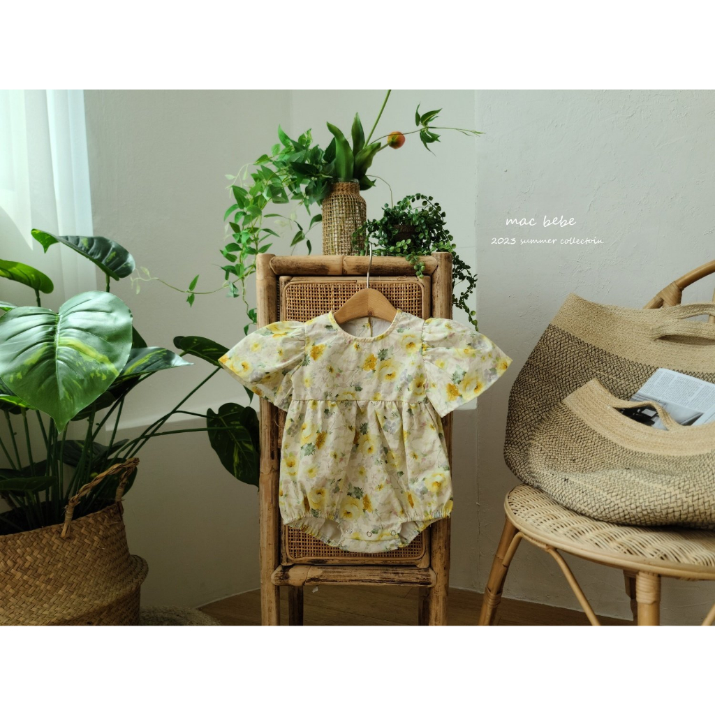 Macbebe Bodysuit hoa cho bé gái Hàn Quốc