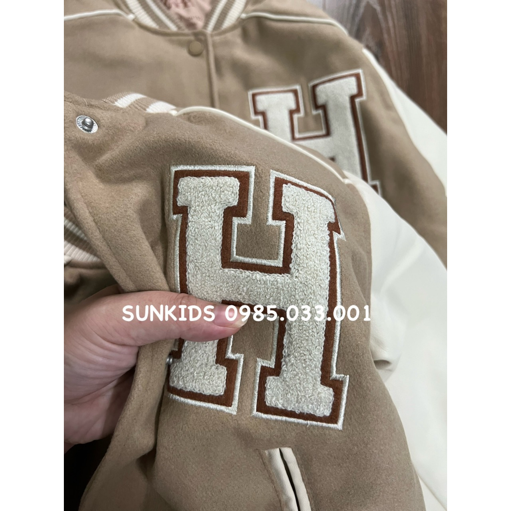 Áo khoác bomber bé trai bé gái tay phối thêu chữ H