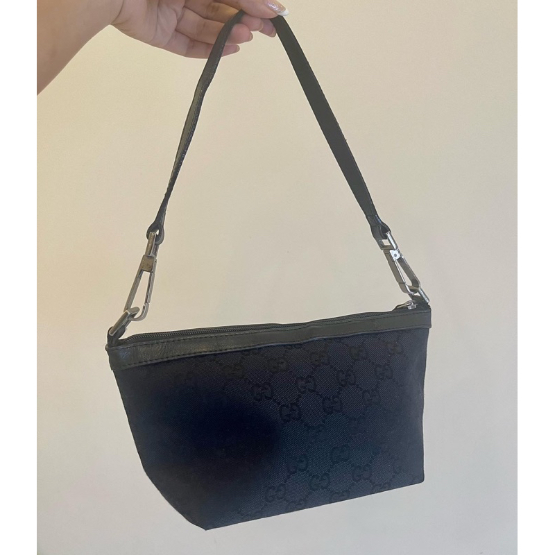 Túi Gucci Monogram Pochette