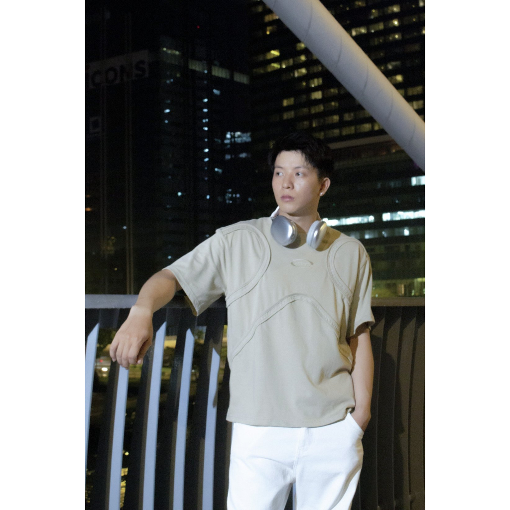 Áo thun unisex màu be local brand HUGU - THE CURVES - họa tiết đường cong, cotton 2 chiều, form boxy