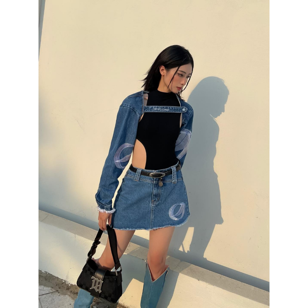 Áo khoác jeans kiểu crop tay dài, là min - DENIM CROP BOLERO JACKET