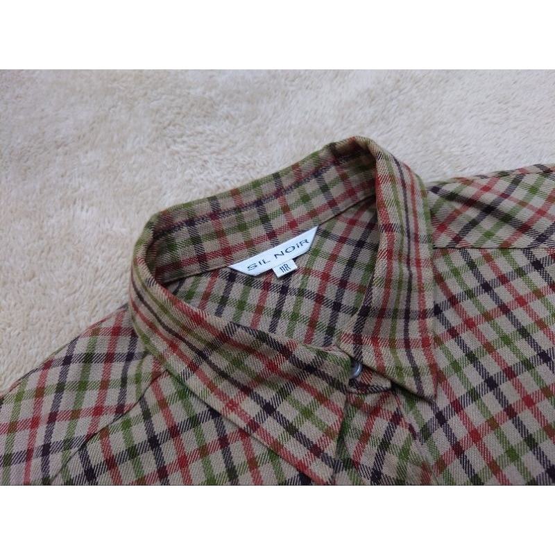 Áo sơ mi kiểu nữ SIL NOIR kẻ sọc caro màu nâu nhạt tay dài có 2 túi trước ngực chất vải dày dặn