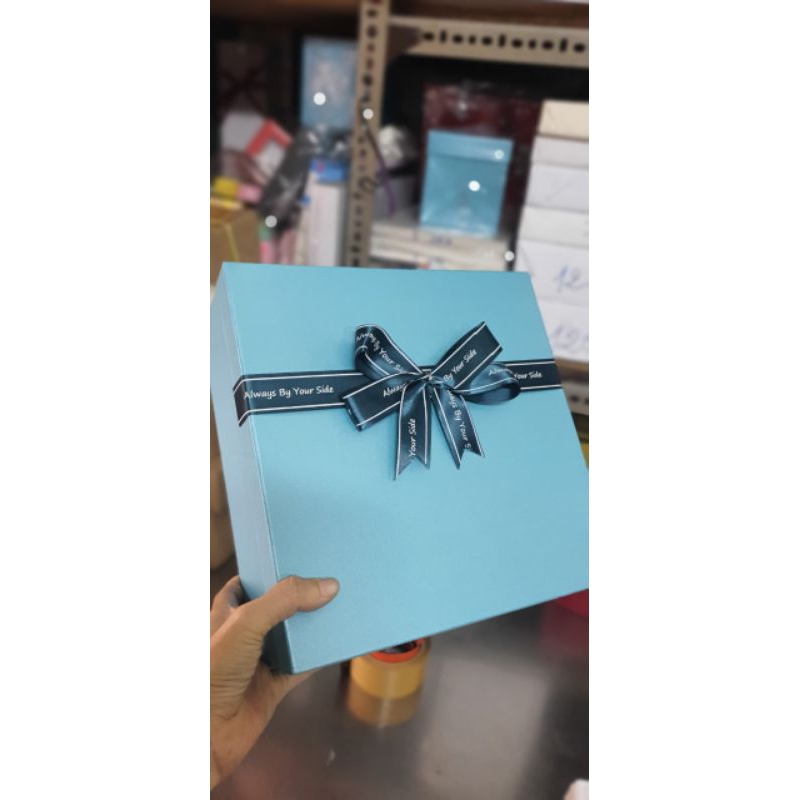 Hộp quà vuông 25x25 cao 10 cm