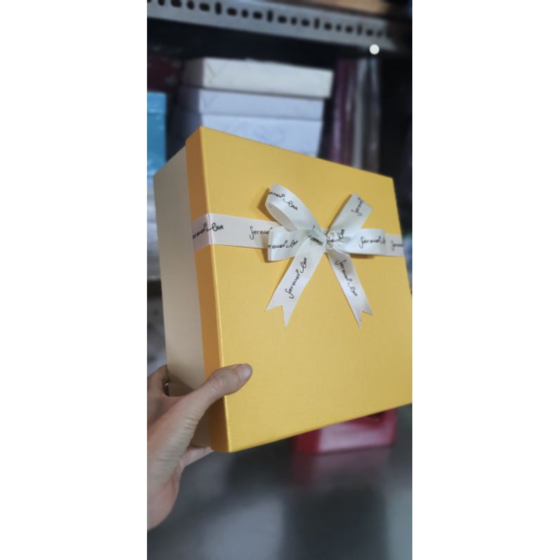 Hộp quà vuông 25x25 cao 10 cm