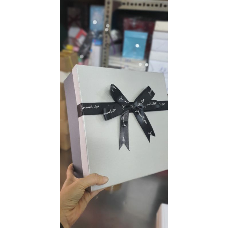 Hộp quà vuông 25x25 cao 10 cm