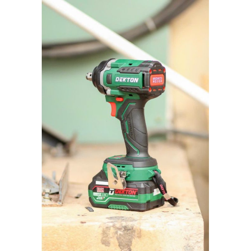 Máy bắn bulon pin Dekton M21 IW550PRO 550Nm