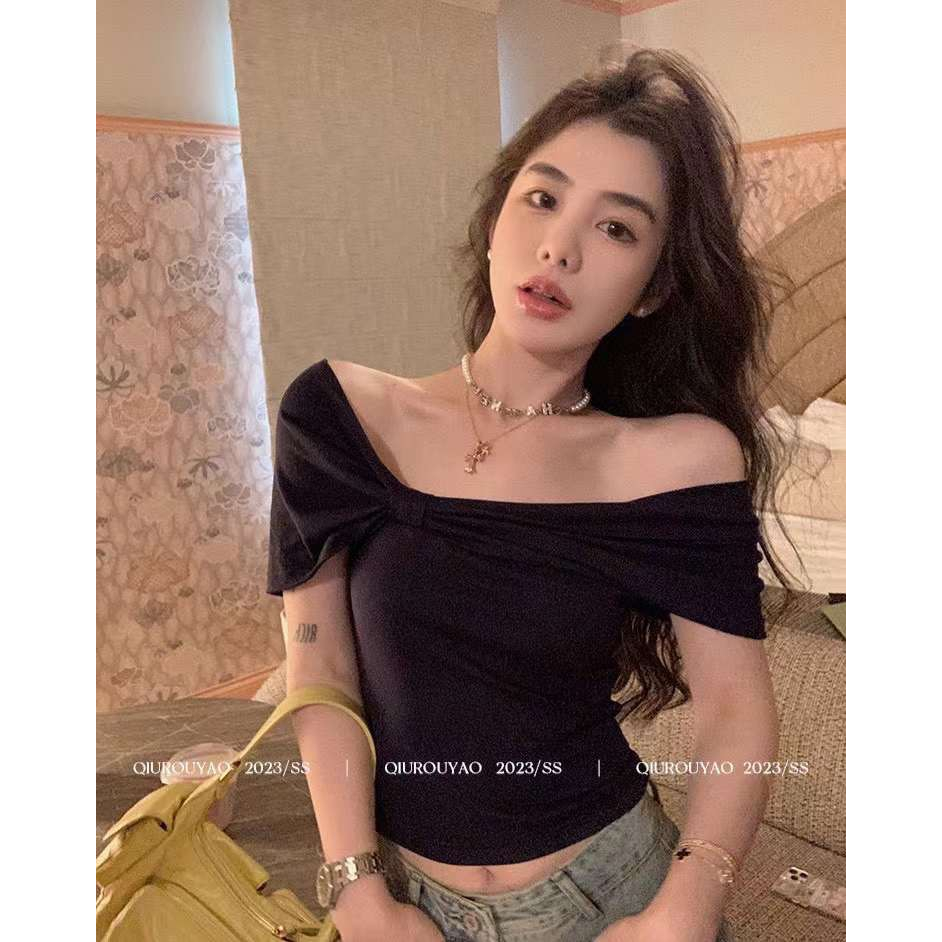 Áo trễ vai nơ xanh than, trắng