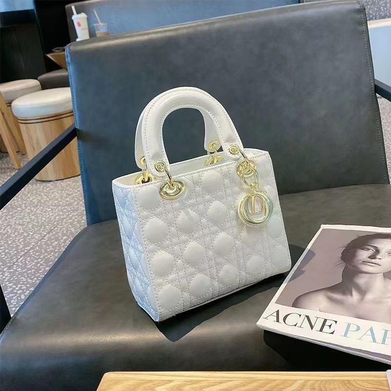 Túi xách nữ đẹp, túi đeo chéo đi chơi dáng hộp vuông sang chảnh, Giỏ DO lady vuông trần trám da bóng TX156