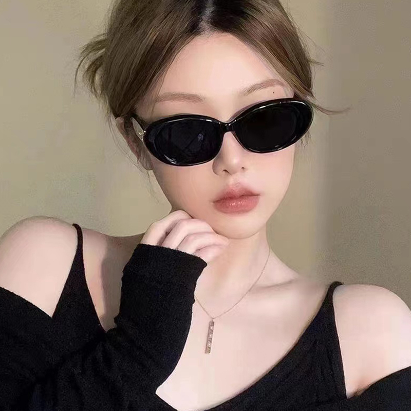 Kính mắt y2k đen BEAR18 phong cách cá tính dành cho nam và nữ