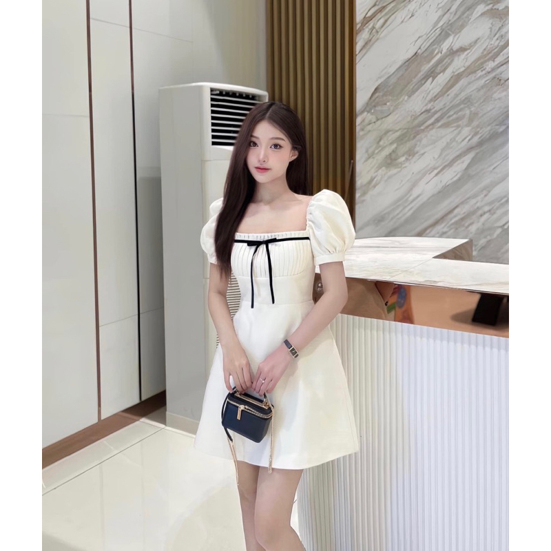 Váy thiết kế tay bồng chữ A phối nơ sọc ngực