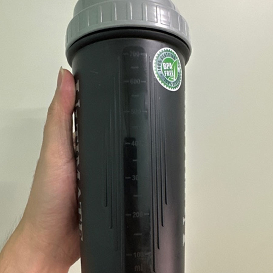 Bình lắc Tập Gym Phụ Kiện Tập Luyện Thể hình ULTIMATE NUTRITION SHAKER 1N 700ML