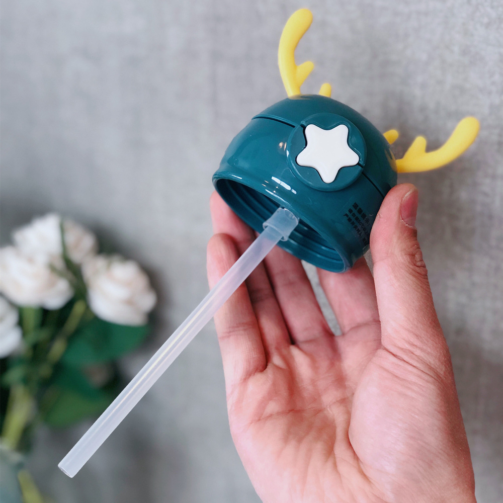 Bình Đựng Nước Sừng Hươu Cho Bé Dung Tích 600ml Bình Nhựa Họa Tiết Hoạt Hình Dễ Thương