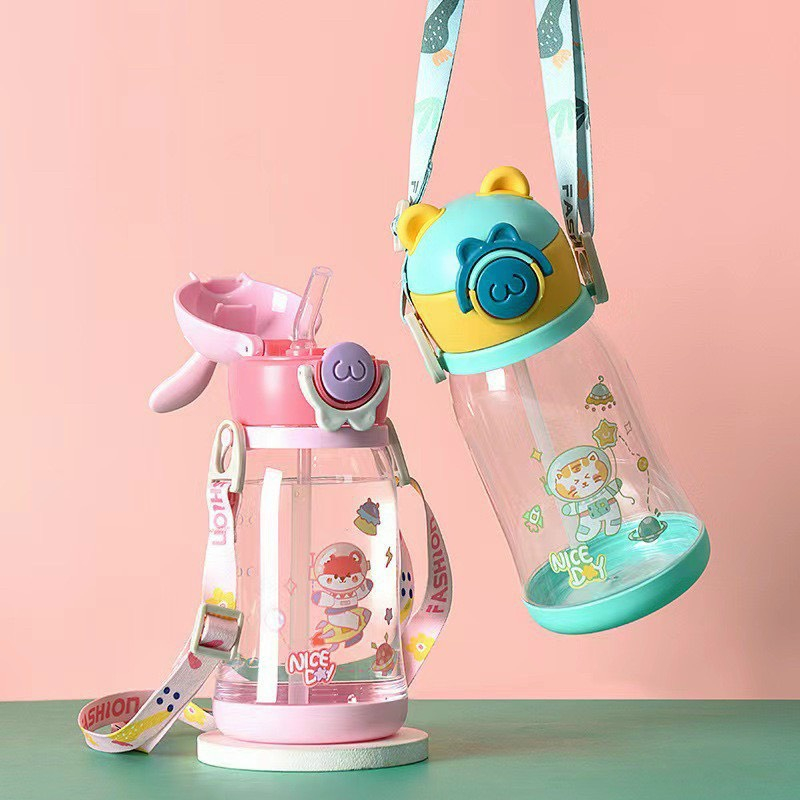 Bình Đựng Nước Sừng Hươu Cho Bé Dung Tích 600ml Bình Nhựa Họa Tiết Hoạt Hình Dễ Thương