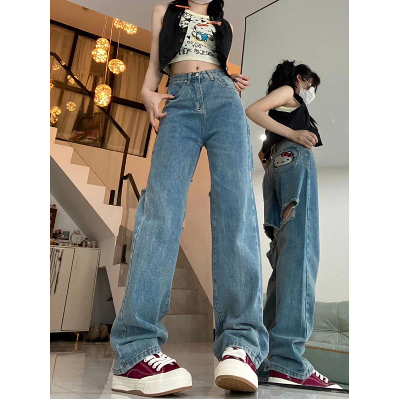 Hàng có sẵn - Quần Jean ống suông Hello Kitty màu xanh hoạ tiết rách hình thêu phong cách Hàn Quốc