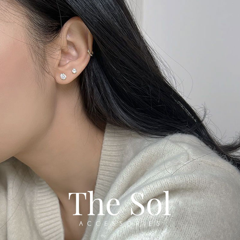 Khuyên Tai Thép Titan Đính Đá Siêu Sáng Hình Tròn Chuôi Bi thesol.accessories