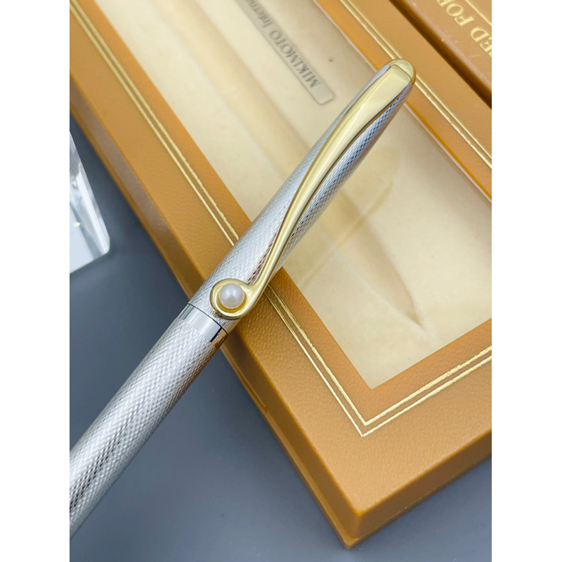 Bút bi xoay Mikimoto made in Japan- 1150.25194