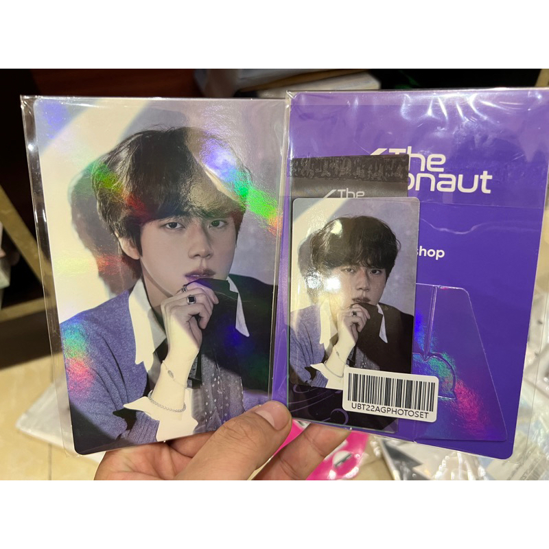 Quà Pre album Jin