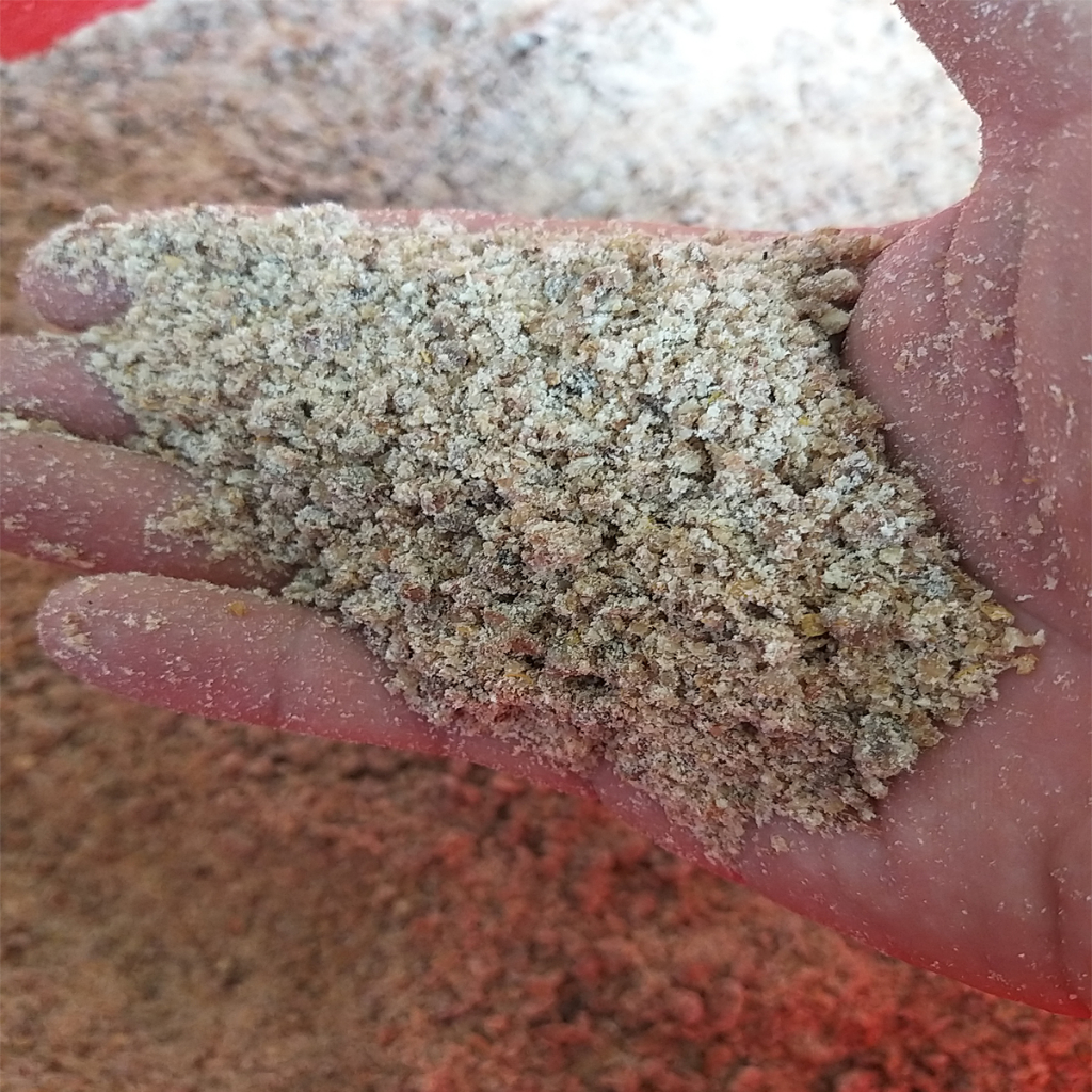 Combo 5kg bã đậu phộng sau khi ép lấy dầu, chưa qua xử lý làm phân bón hữu cơ cho cây cảnh hoa màu giàu dinh dưỡng