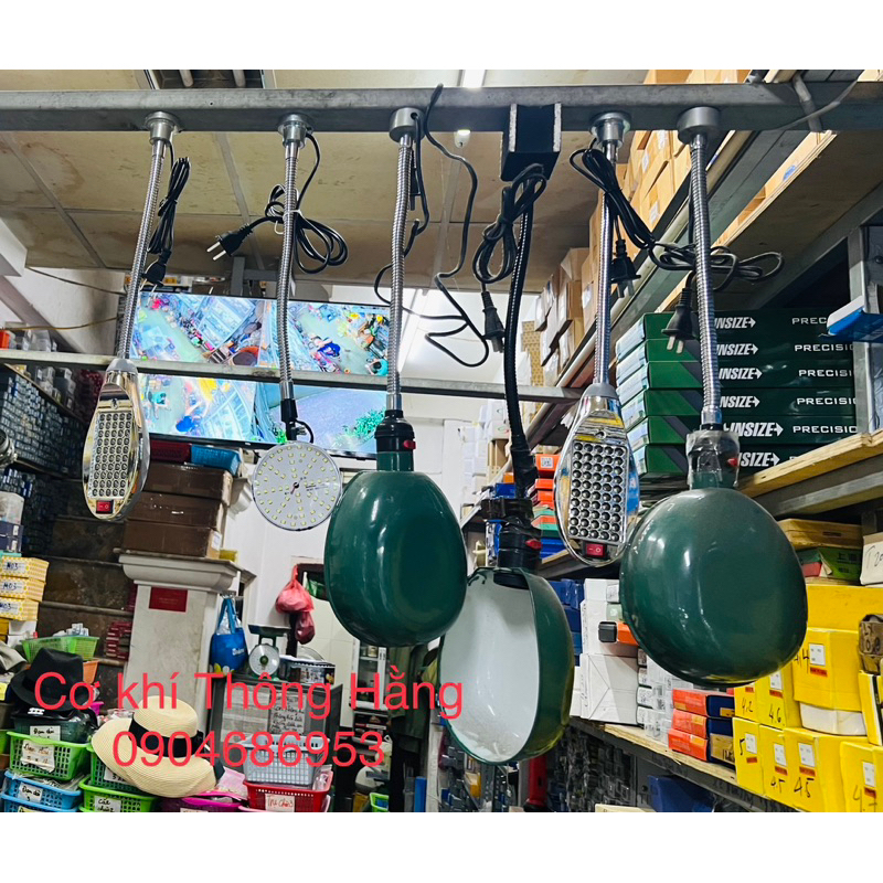 ĐÈN CHIẾU SÁNG ĐẾ NAM CHÂM chuyên dùng trong xưởng cơ khí