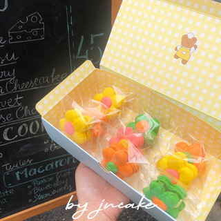 Hộp quà 9 bánh Macaron Hoa